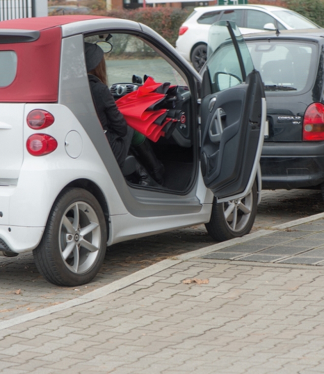 Parasol składany odwrotnie