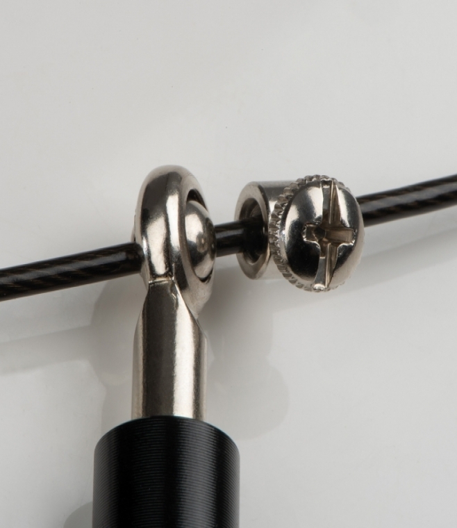 Skakanka z metalowymi rączkami