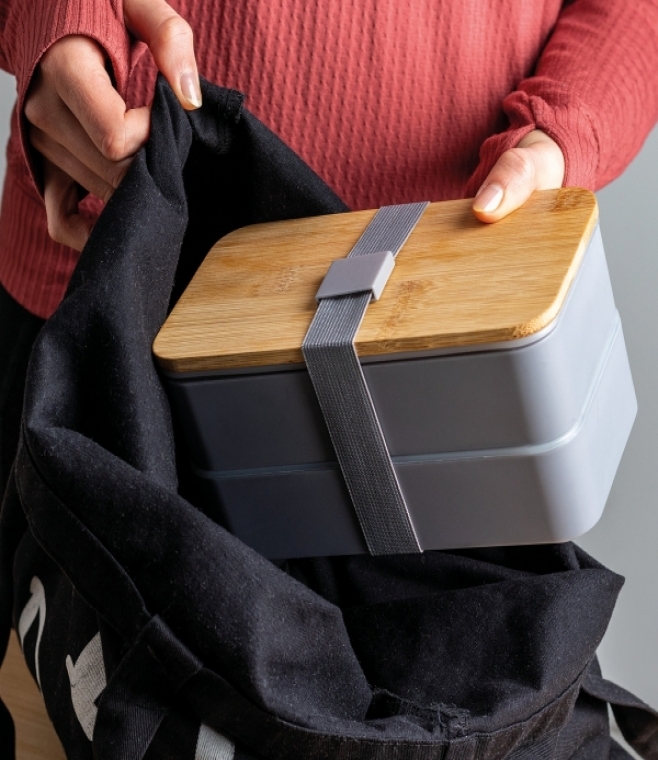 Lunch box ze sztućcami