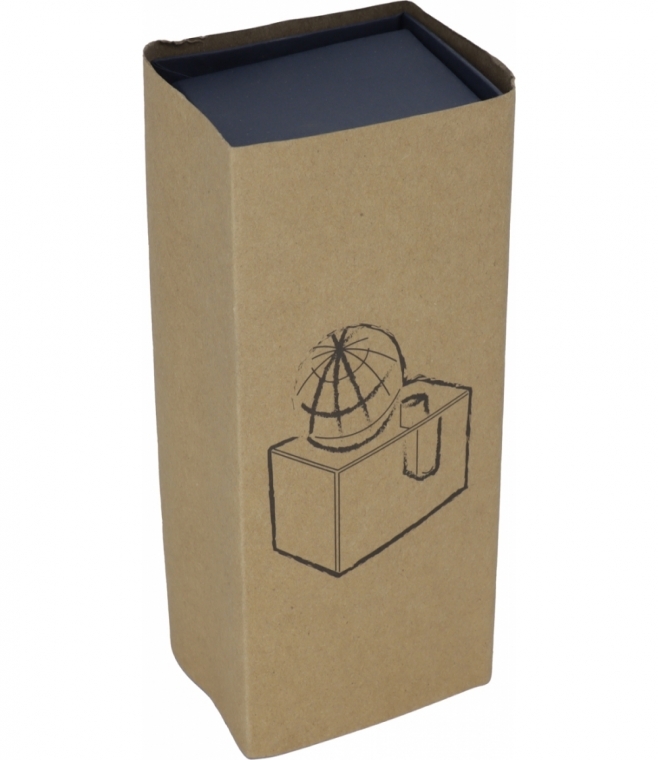 Szklany blok z globusem