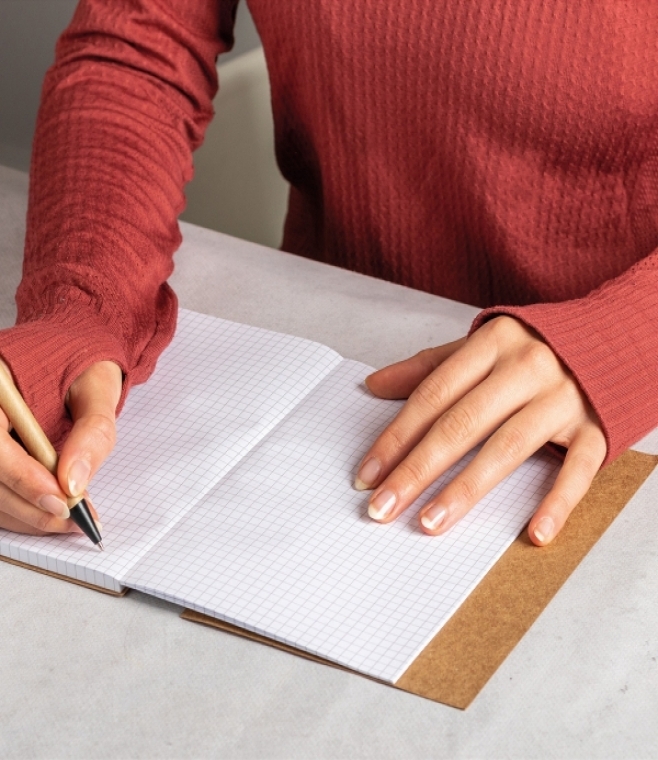 Notatnik A5 w kratkę z długopisem